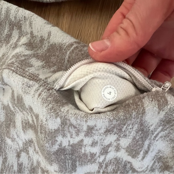 Women’s LULULEMON Rulu Run Shinmery Gray Long Sleeve ~ Size 4 - Picture 6 of 6